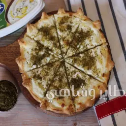 منقوشة لبنة وزعتر